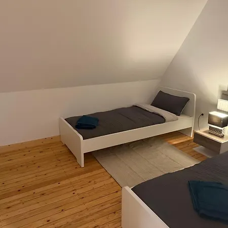 Deluxe Haus *
